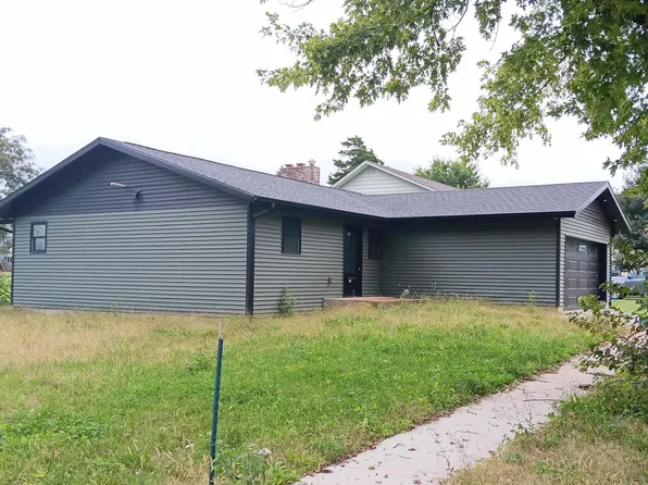 209 Washington Ave W, Albia, IA 52531