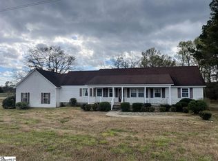 906 Renno Rd, Clinton, SC 29325