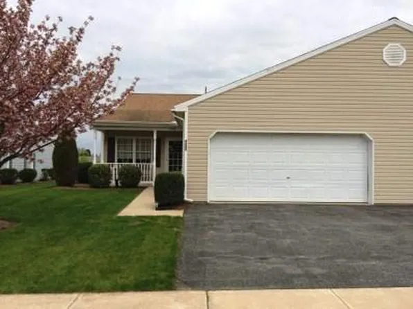 4080 Woodspring Ln, York, PA 17402