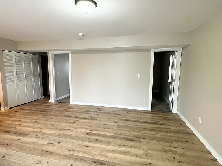 121 Oak St #E — Photo 2