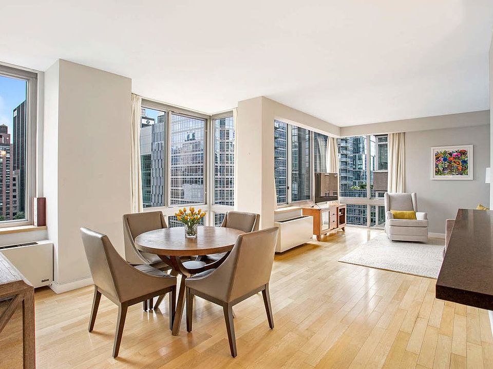 1st image of 225 W 60th St APT 12B