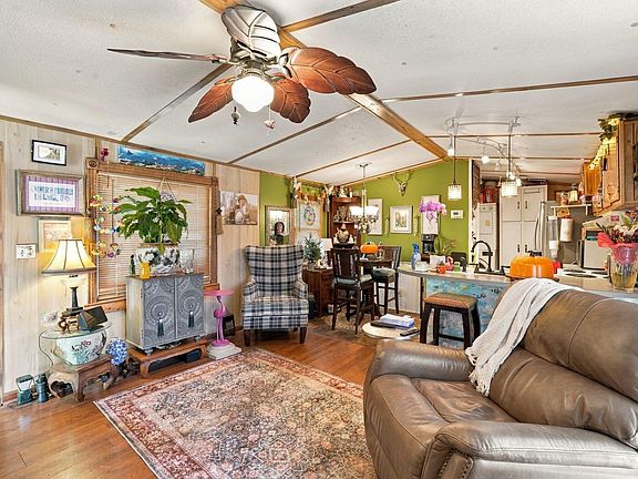 2nd image of 1497 Seaward Lane