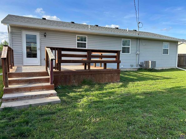 1213 Sunflower Way, Emporia, KS 66801