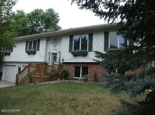 1302 Horizon Dr, Marshall, MN 56258
