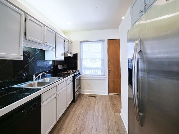 5th image of 3065 N Clybourn Ave #1