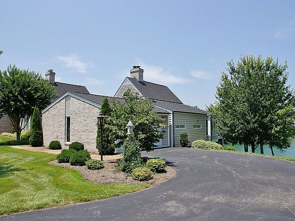 4th image of 100 Island Green Cir #25