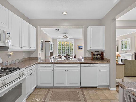 4th image of 3273 Watermarke Pl