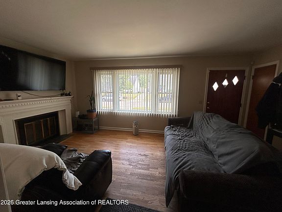 3rd image of 1816 W Rundle Ave