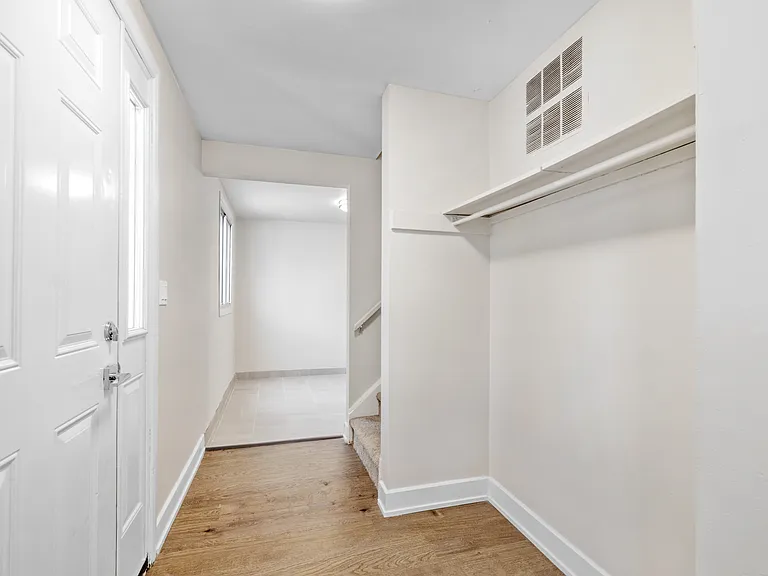176 The Pkwy — Photo 14