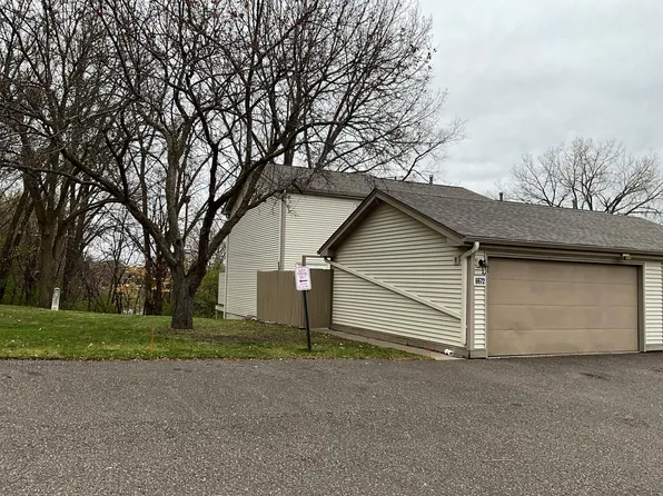 6672 Gretchen Ln N, Oakdale, MN 55128