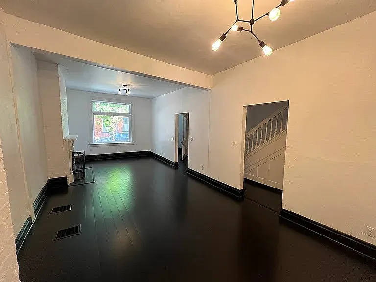 606 N Taylor Ave — Photo 2