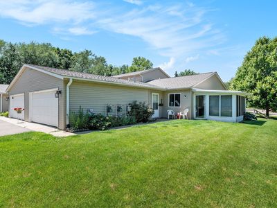 1077 Wedgewood Dr, Plainwell, MI, 49080
