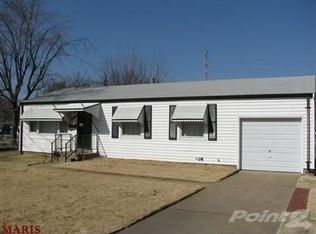 9919 Hayward Dr, Saint Louis, MO 63137