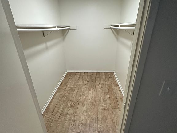5th image of 6841 Whitsett Ave