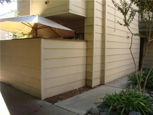 8220 Center Pkwy APT 38, Sacramento, CA 95823