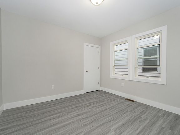 5th image of 26 Tillinghast St Floor 1