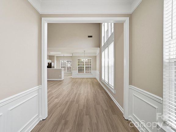 4th image of 8835 Kestral Ridge Dr