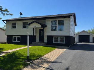 261 Butternut Dr, Bolingbrook, IL 60440