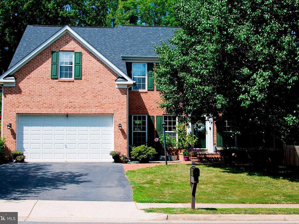 1st image of 18 Nugent Dr