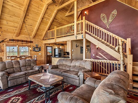 2nd image of 1059 Sheep Ridge Road