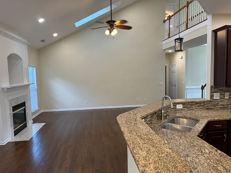 10822 Chamberlain Hall Ct — Photo 38