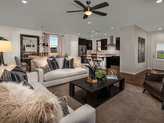 4th image of 250 Uccello Way
