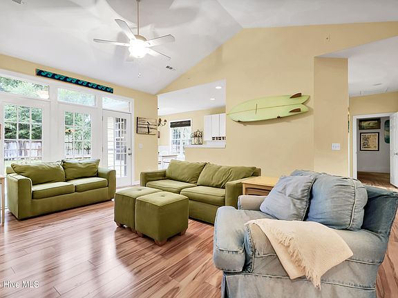 5th image of 7907 Beaufort Court