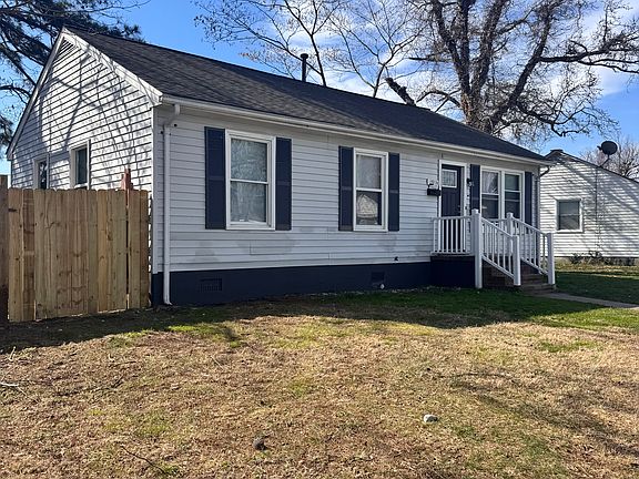 3rd image of 1911 N Lakeland Dr