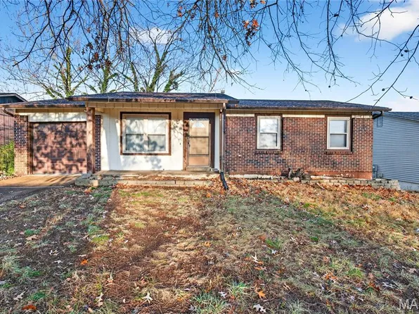 2715 Creekwood Manor Ln, Saint Louis, MO 63125