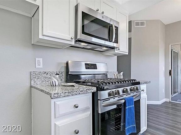 5th image of 517 Indian Bluff St Unit 103