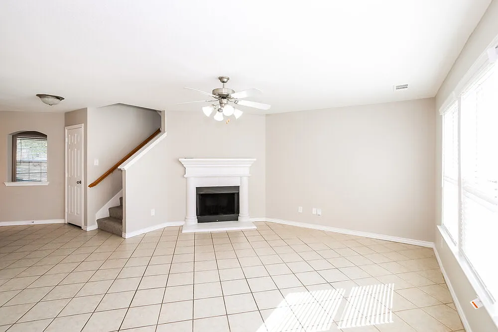 4 bed, 2.5 bath, 2580 sqft, $2,480 — Photo 4