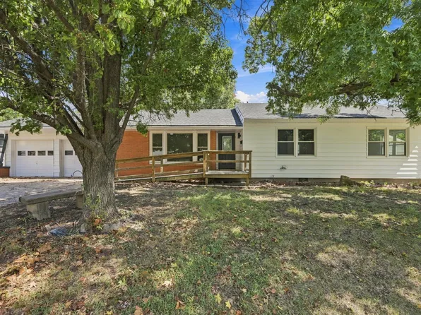 1126 S Skelly St, El Dorado, KS 67042