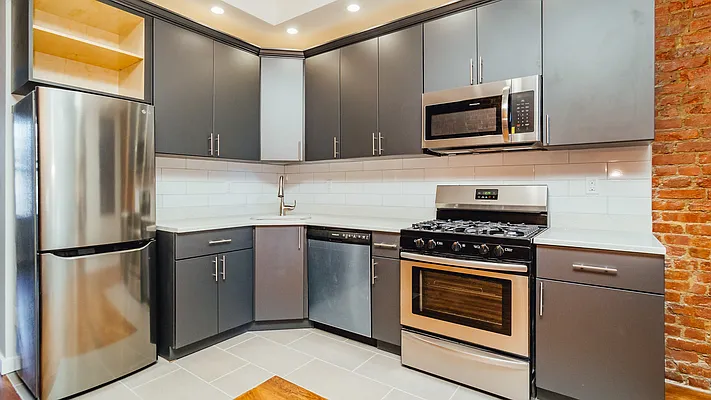 Rented by Nooklyn NYC LLC | media 32