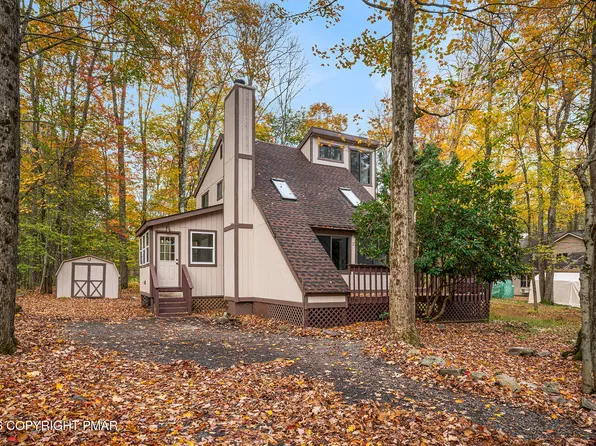 2219 Maple Leaf Ct, Pocono Lake, PA 18347