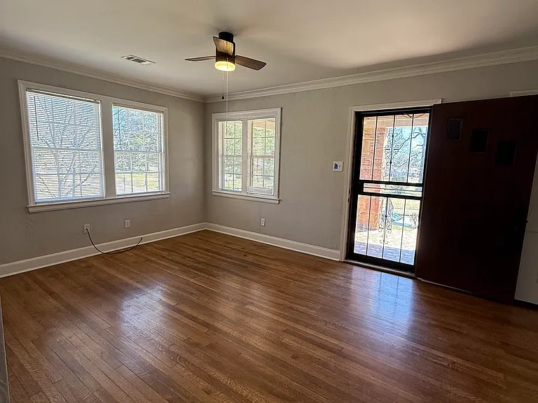 764 Dunn Ave — Photo 6
