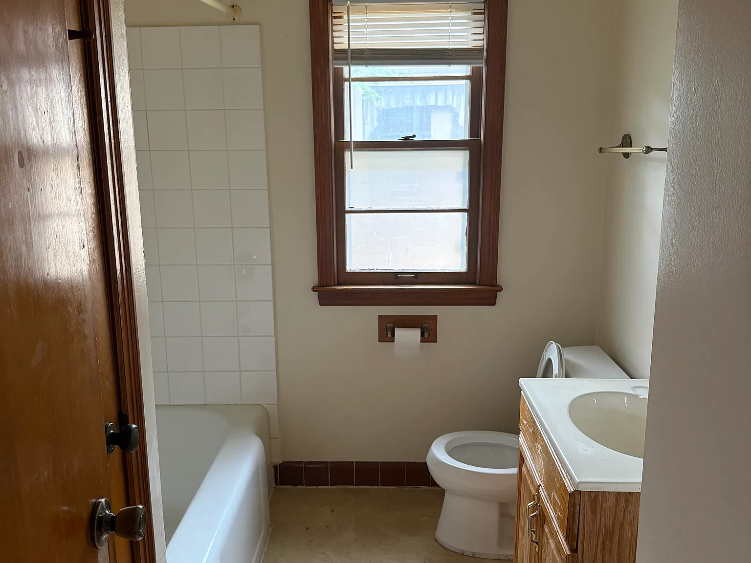 2 bed, $995 — Photo 1