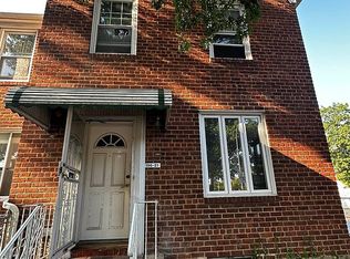 19621 Station Rd, Flushing, NY 11358