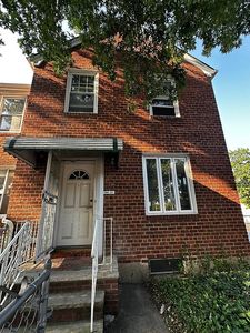 19621 Station Rd, Flushing, NY, 11358