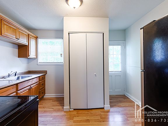 5th image of 171 Merritt St SE #1