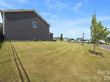 152 Lancashire Ct — Photo 24