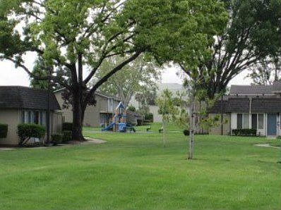 2nd image of 2669 Ponselle Ct