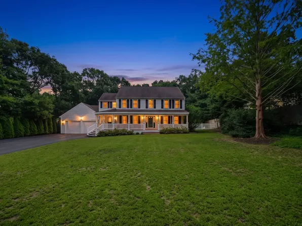 21 Monisa Kay Dr, Plymouth, MA 02360