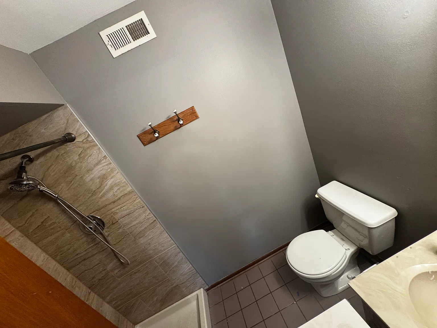 2 bed, 1000 sqft, $1,900 — Photo 4