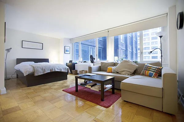 Rented by Avenues Real Estate | media 8