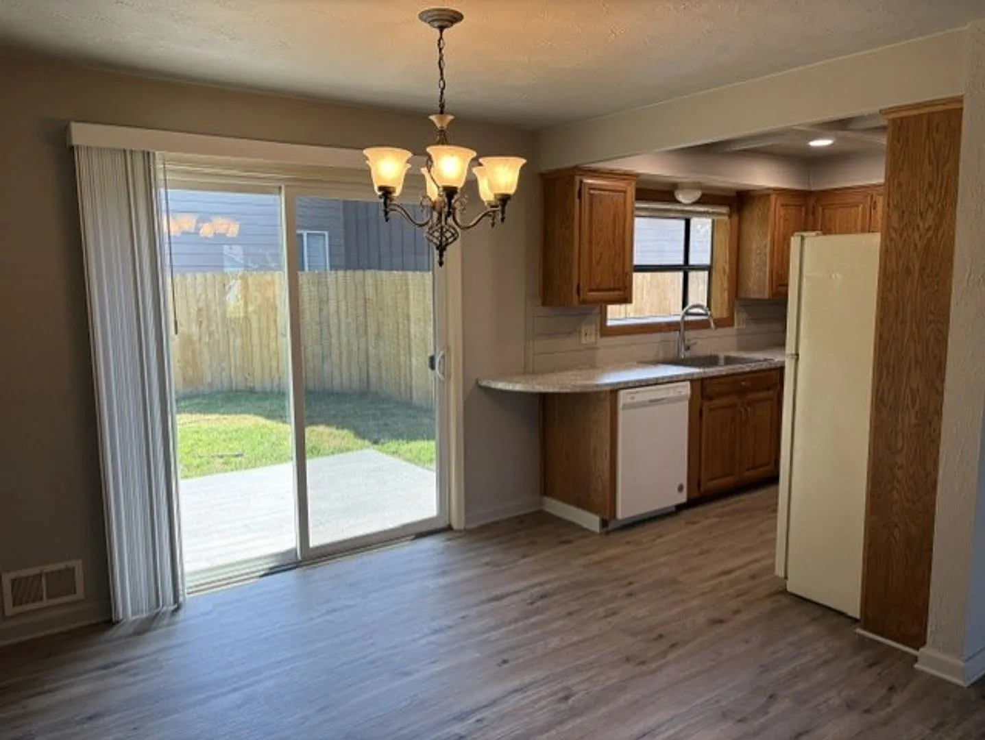 End of Summer Special $500 off first month rent — Photo 4