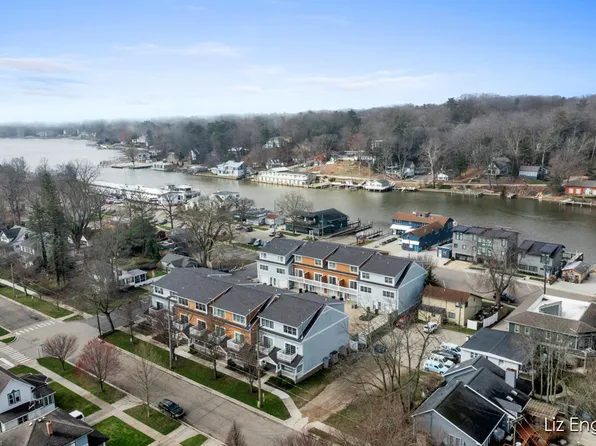 720 Butler St #9, Saugatuck, MI 49453