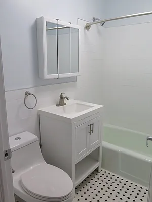 Rented by Bohemia Realty Group | media 7