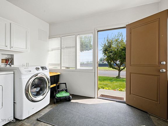 3rd image of 2602 S 90th Ave
