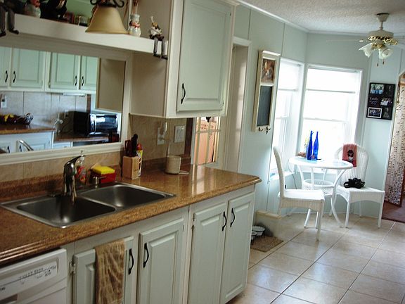 4th image of 4024 Las Brisas Pl