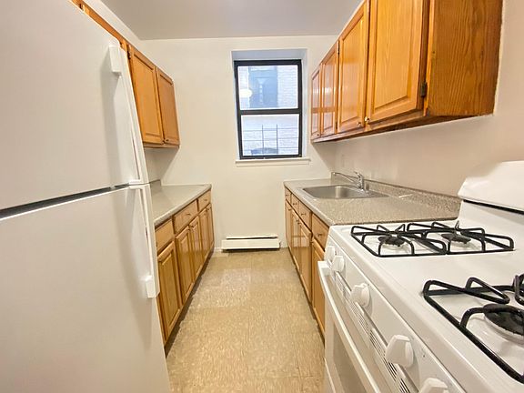 3rd image of 1305 Sheridan Ave #4D-1